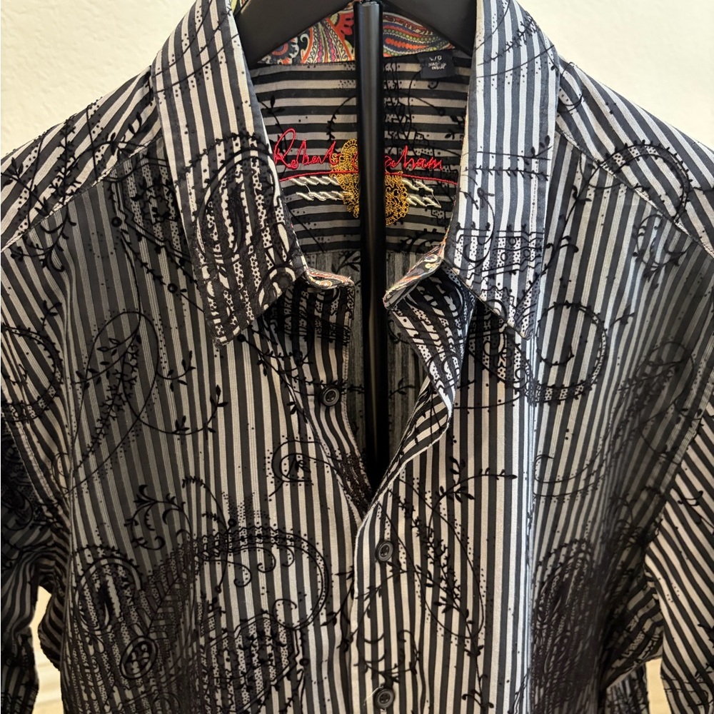 Robert Graham Black and Gray Patterned Shirt